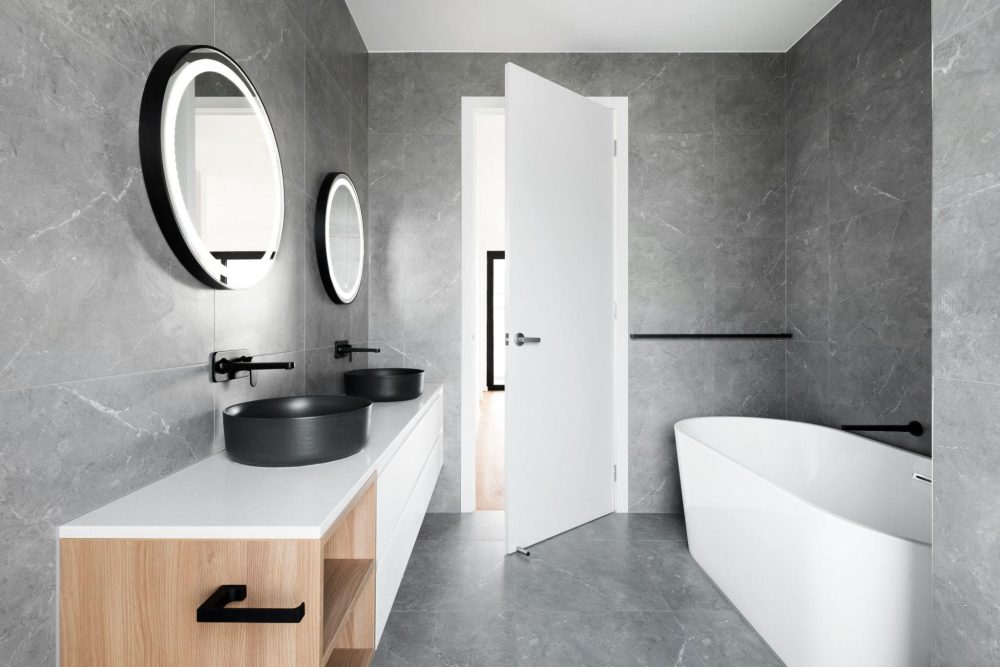 How to Choose the Perfect Bathroom Mirror with Lights